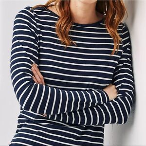 Forever 21 Women's Navy Stripe Crewneck Long Sleeve Pullover Top